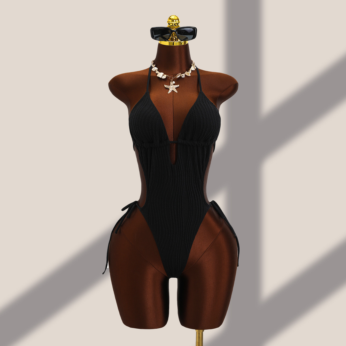Sexy Halter V Neck Wrinkled Female Swimwear One Piece Swimsuit Women Backless Monokini High Leg Cut Bathing Suit Swim Beach Wear
