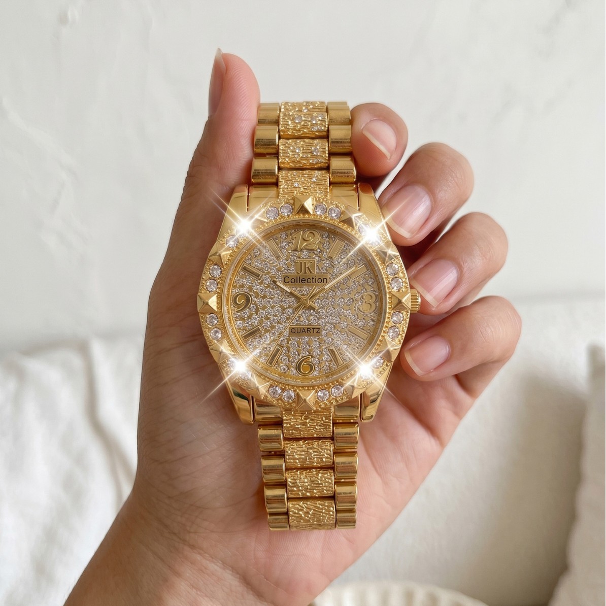 Gold Diamond Stainless Steel Bracelet Watch for Women, Light Luxury Bling Crystal Quartz Wristwatch, Daily Wear