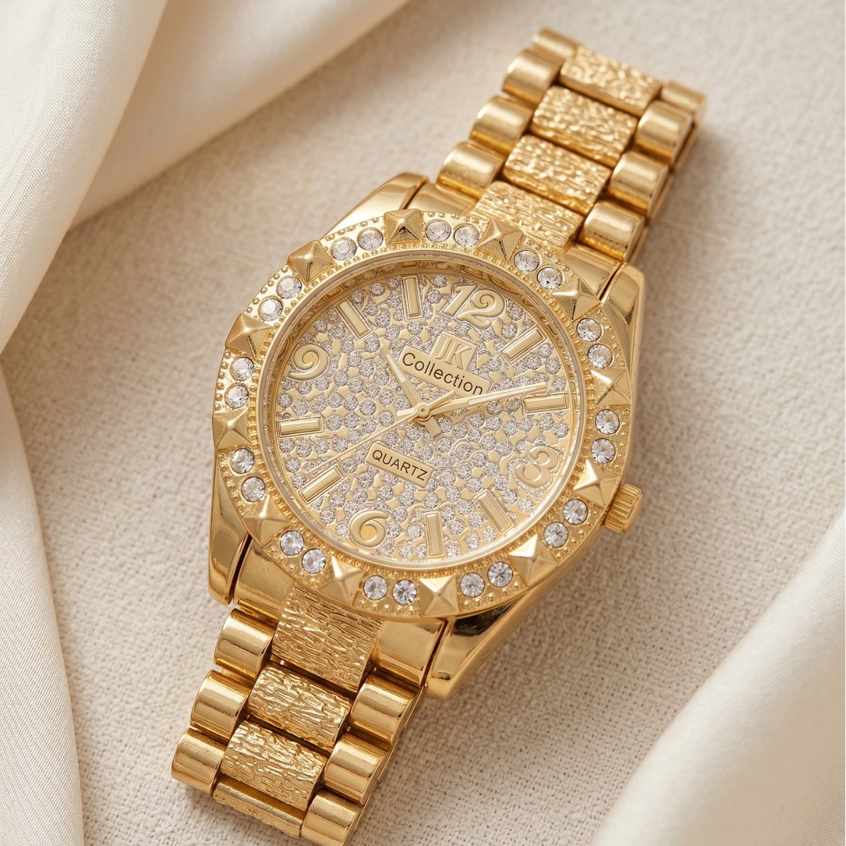 Gold Diamond Stainless Steel Bracelet Watch for Women, Light Luxury Bling Crystal Quartz Wristwatch, Daily Wear