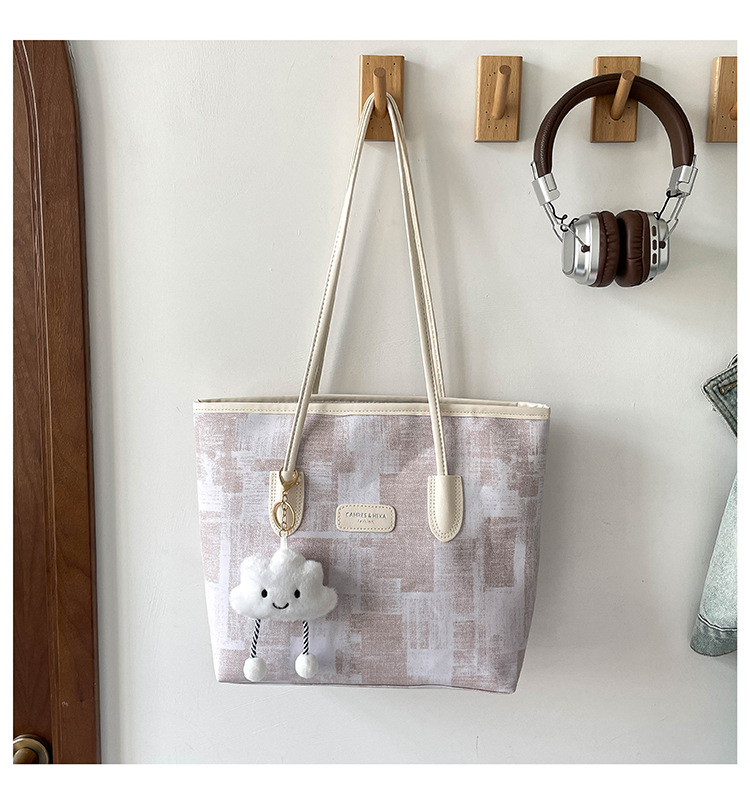 New Women's Shoulder Bag Trendy Casual Versatile Large Capacity Commuter Tote Bag Fashionable Simple Underarm Handbag