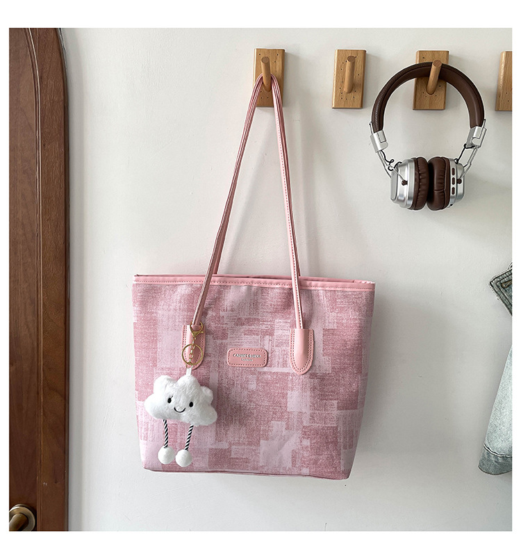 New Women's Shoulder Bag Trendy Casual Versatile Large Capacity Commuter Tote Bag Fashionable Simple Underarm Handbag