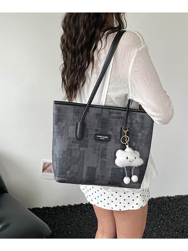 New Women's Shoulder Bag Trendy Casual Versatile Large Capacity Commuter Tote Bag Fashionable Simple Underarm Handbag