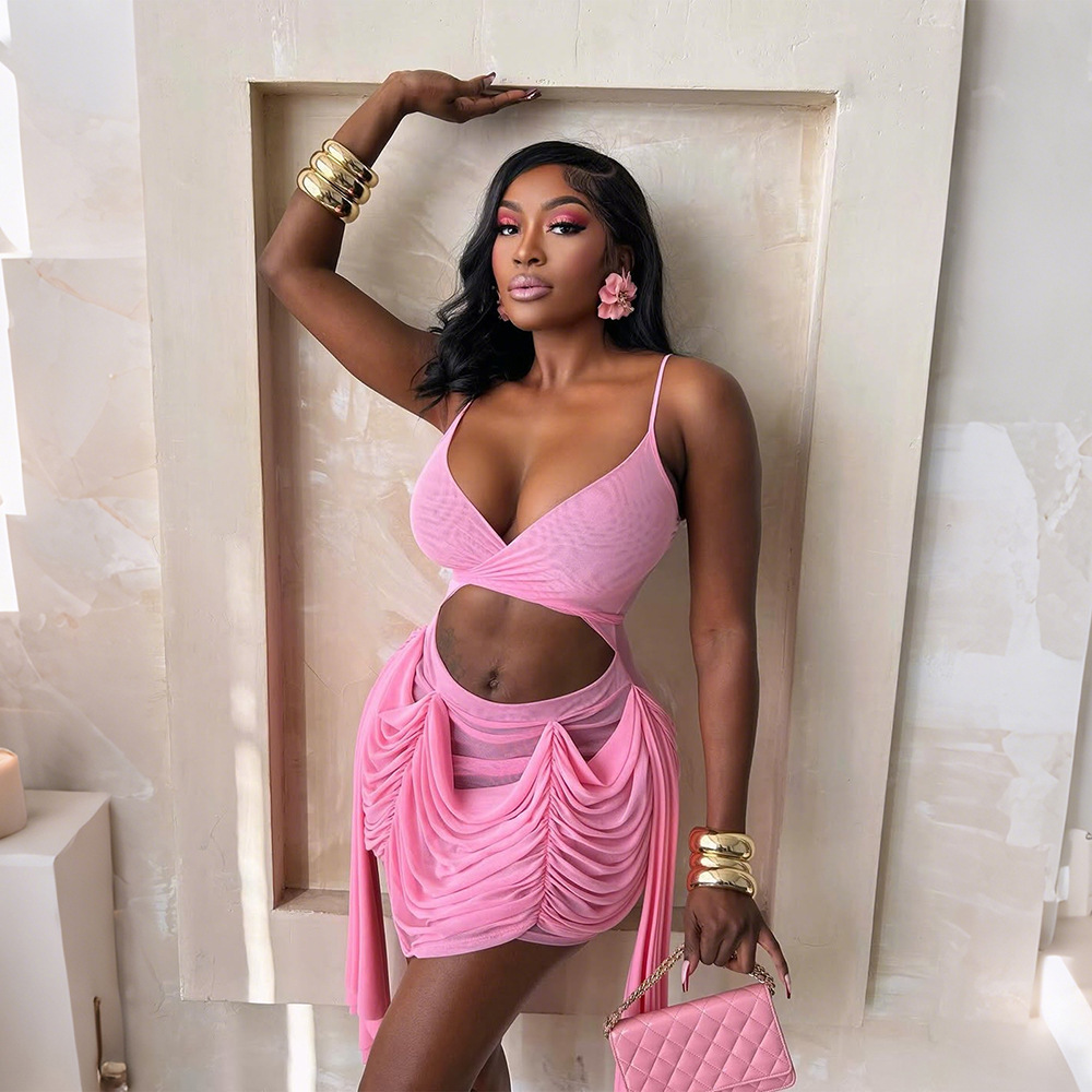 Free delivery of high-quality 2026 new summer women's clothing hot selling sexy deep V-strap dress