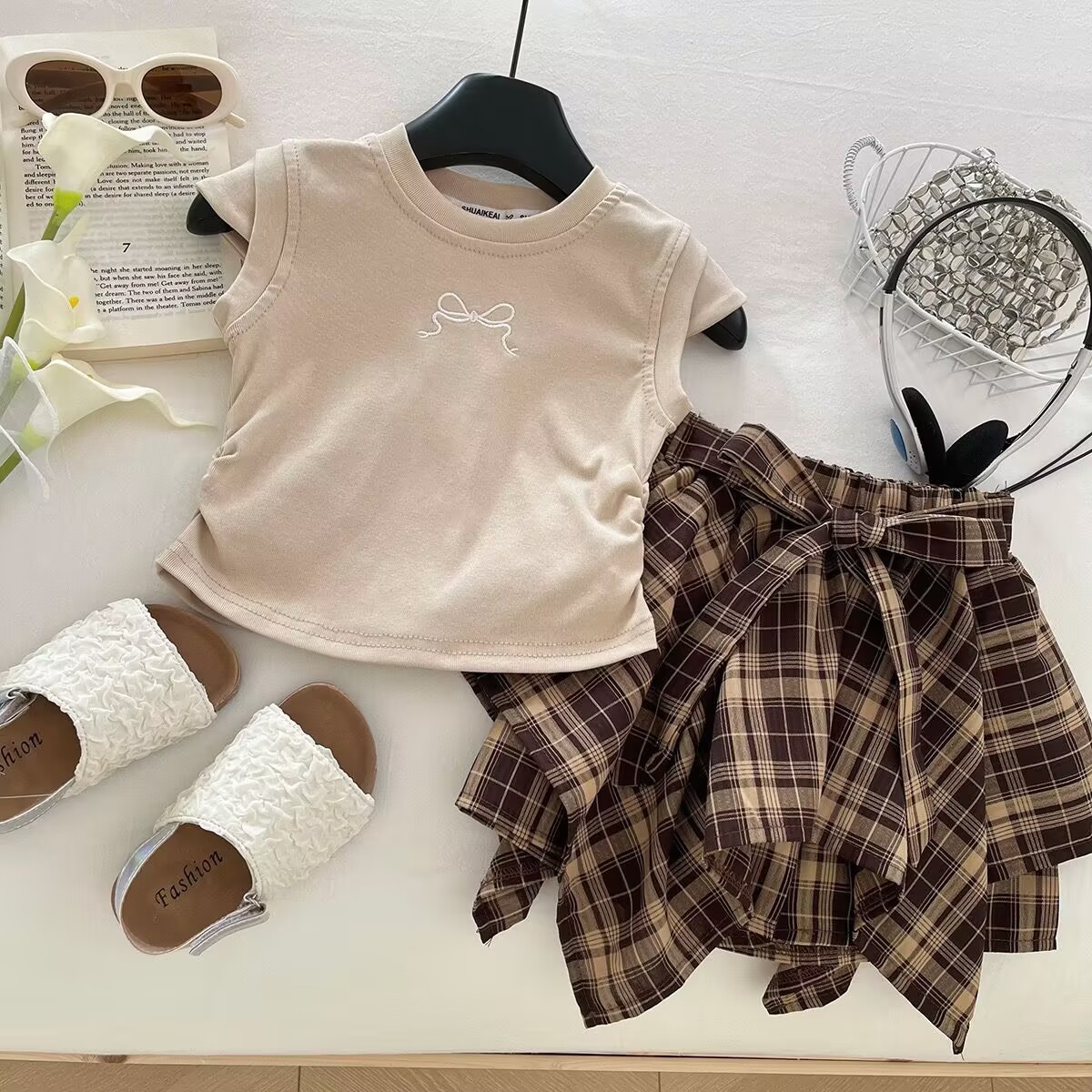 Girls' New High Quality Sleeveless Blouse Plaid Skirt Two-Piece Set