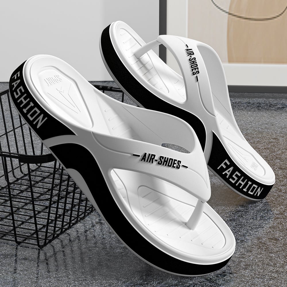 Summer men's flip flops for outerwear  sporty  non slip  casual  soft bottom  trendy  clip on  versatile  and cool slippers