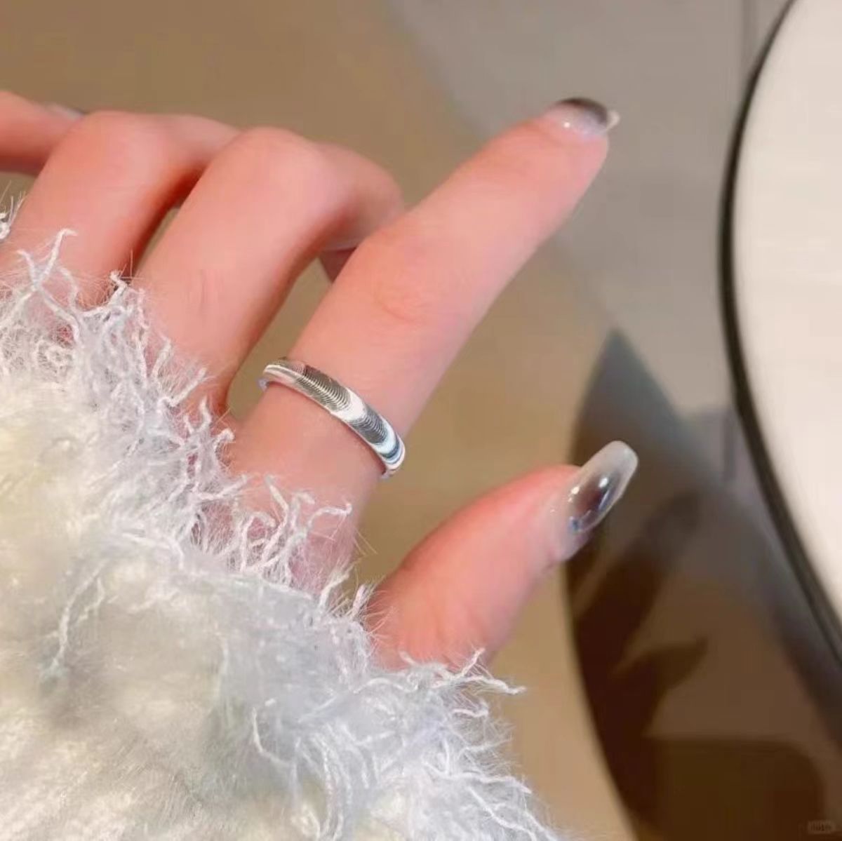 Fashionable light luxury ring ripple ring solid closed cat eye ring titanium steel ring