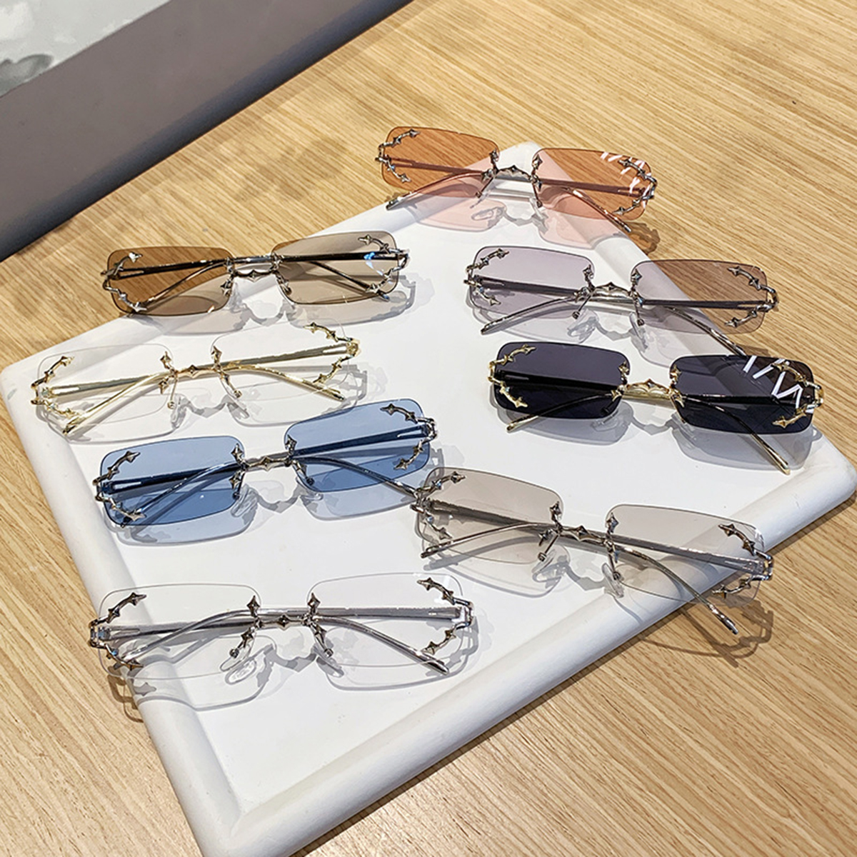 Frameless Glasses - Stylish and Fashionable for Both Men and Women. High-end and Cool. Mercury-colored Rimless Sunglasses.