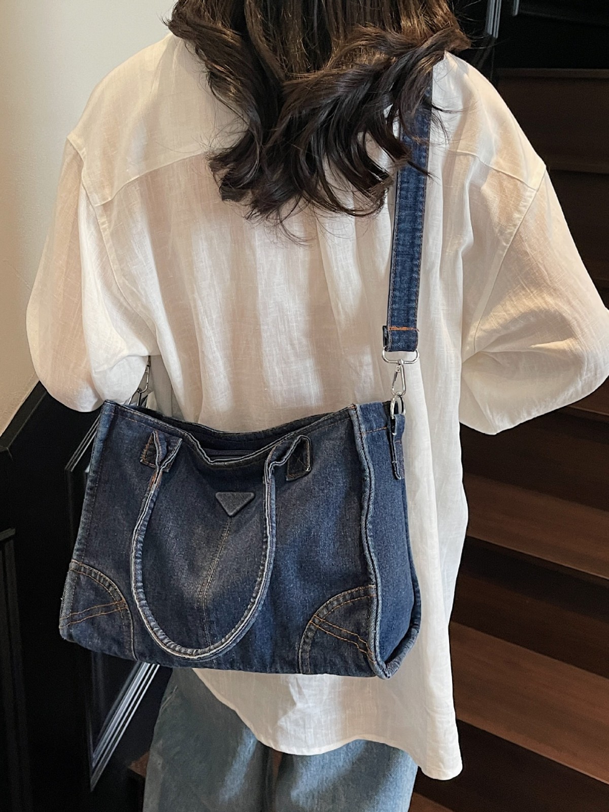 New denim pillow bag with high-end feel and large capacity single shoulder crossbody bag for women's commuting armpit bag