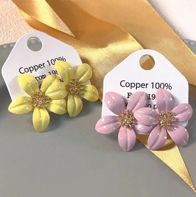 Fresh flower earrings light luxury and high-end feel versatile metal drip glazed earrings