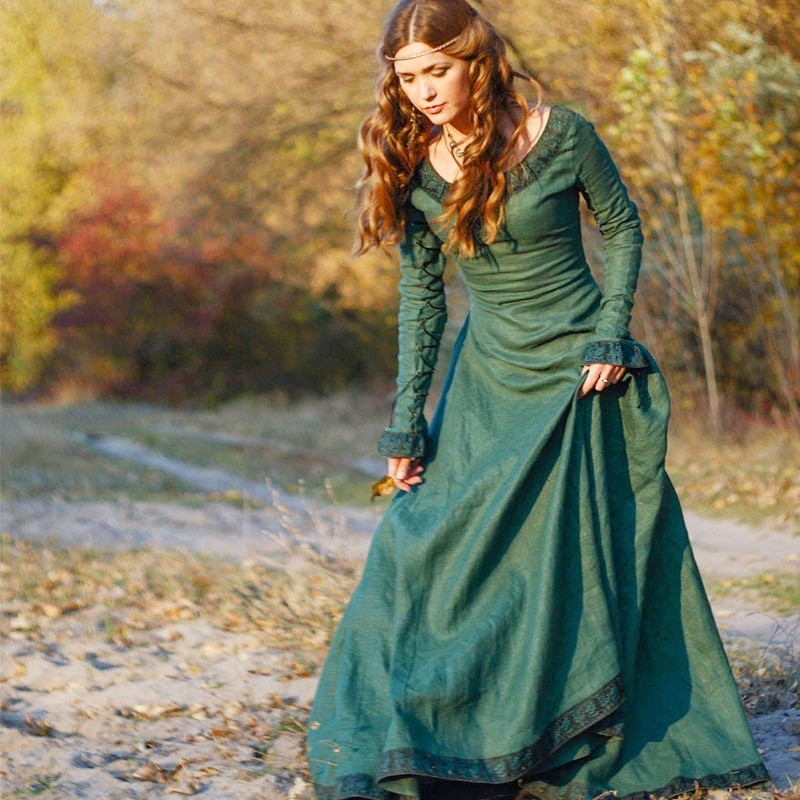 Medieval retro dress women's long sleeved performance outfit