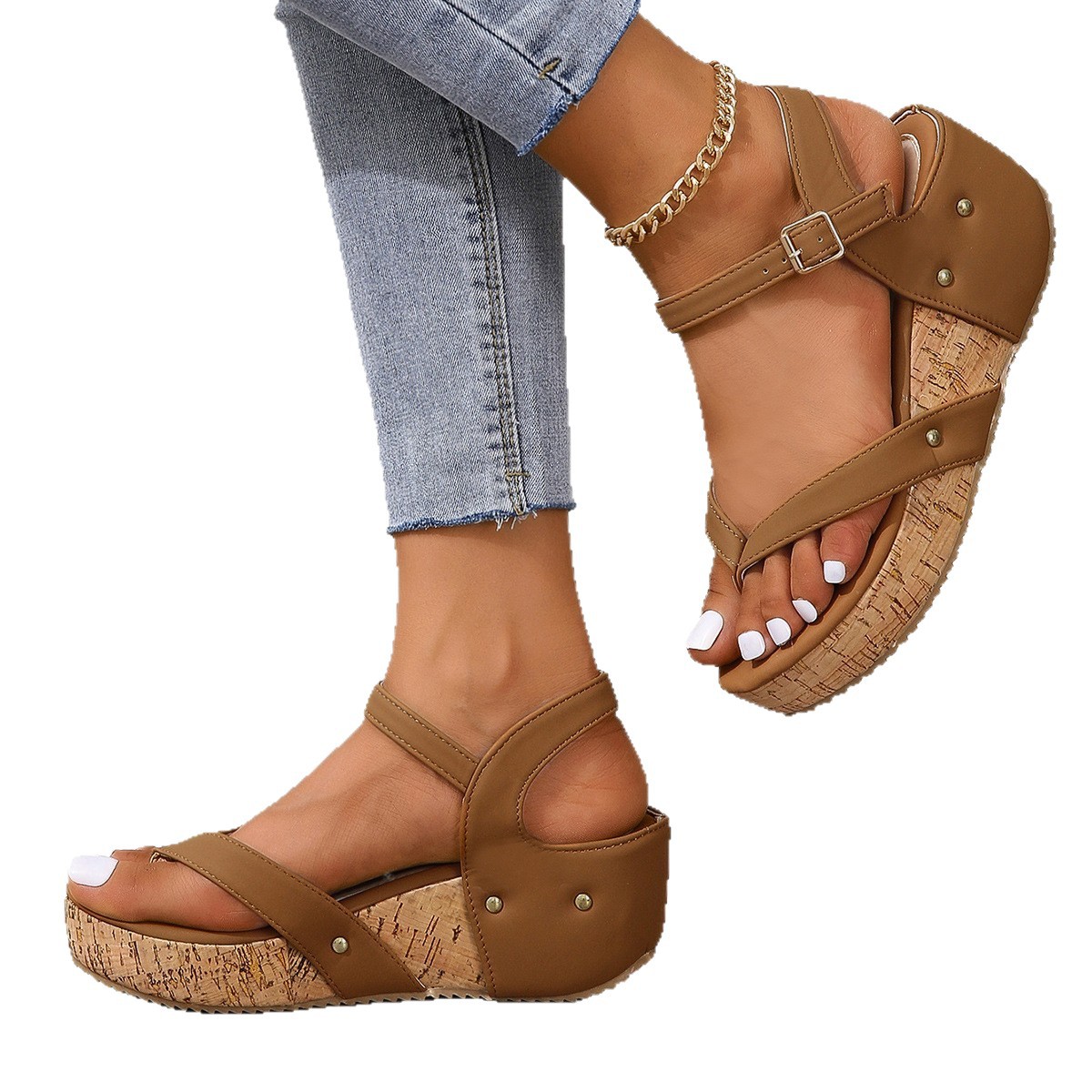 Free delivery of high-quality 2026 new summer women's clothing hot selling clip toe rivet thick soled sandals
