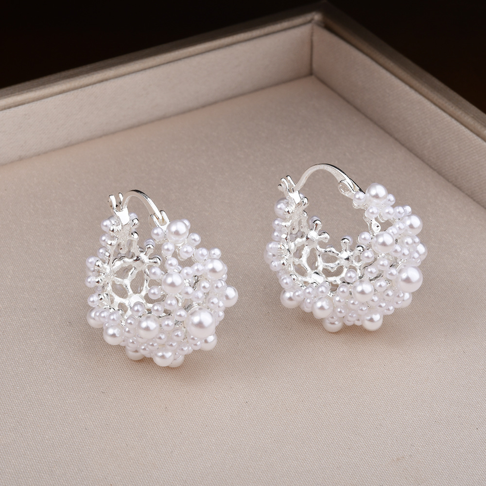 Vintage style Ear Buckle Pearl Earrings Sweet and Luxurious 18k Gold Plated Earrings
