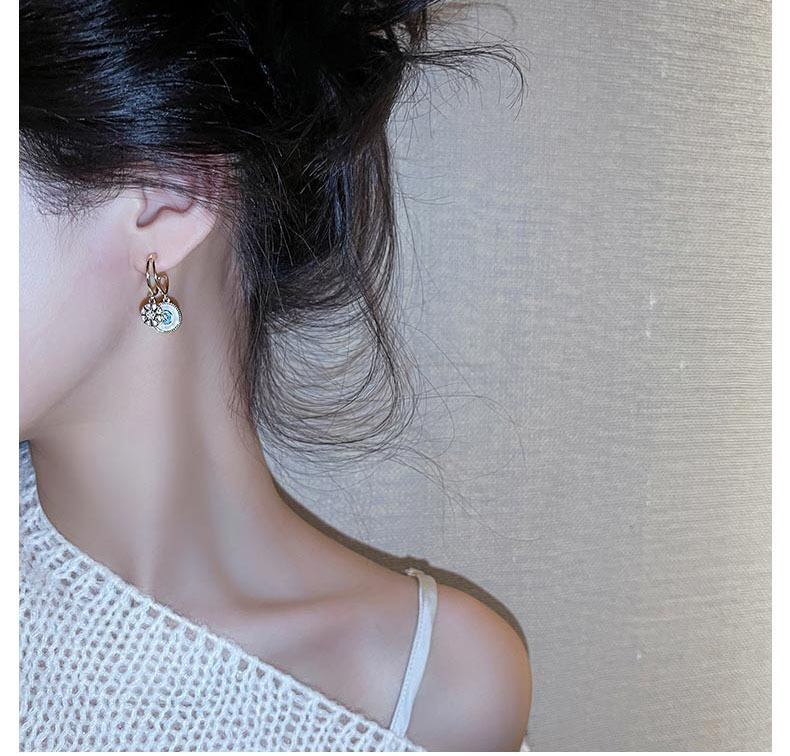 European and American Women's zircon earrings Light luxury earrings Korean style fashionable antique earrings