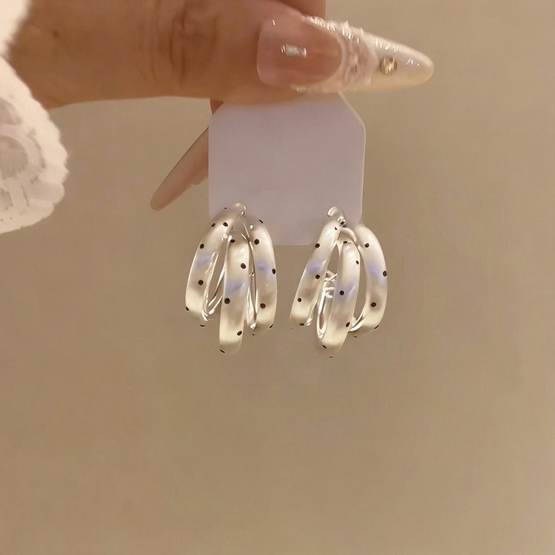 Vintage Hong Kong style silver polka dot earrings New Fashionable Light Luxury Exaggerated Earrings and Accessories