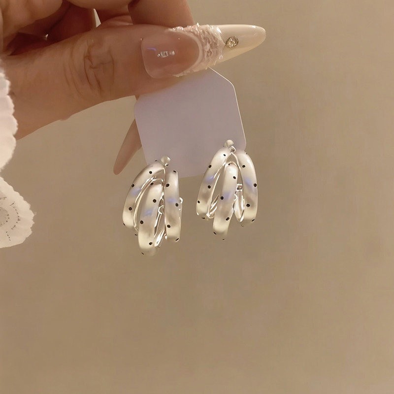Vintage Hong Kong style silver polka dot earrings New Fashionable Light Luxury Exaggerated Earrings and Accessories