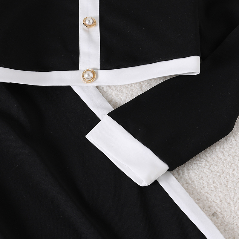 European and American style fashion Girls' round black and white contrasting splicing long sleeved short top sweatpants 2pcs/set