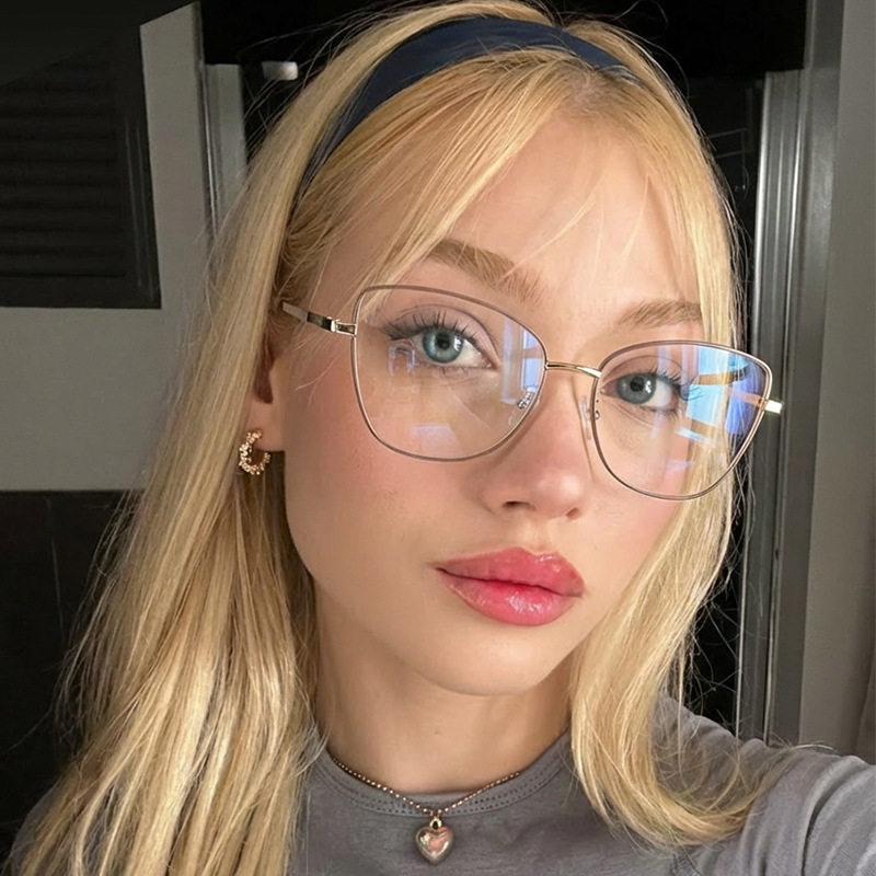 New Luxury Metal Cat Eye Butterfly Anti-Blue Light Glasses Men Women Trendy Designer Big Frame Reading Optical Eyewear Ladies