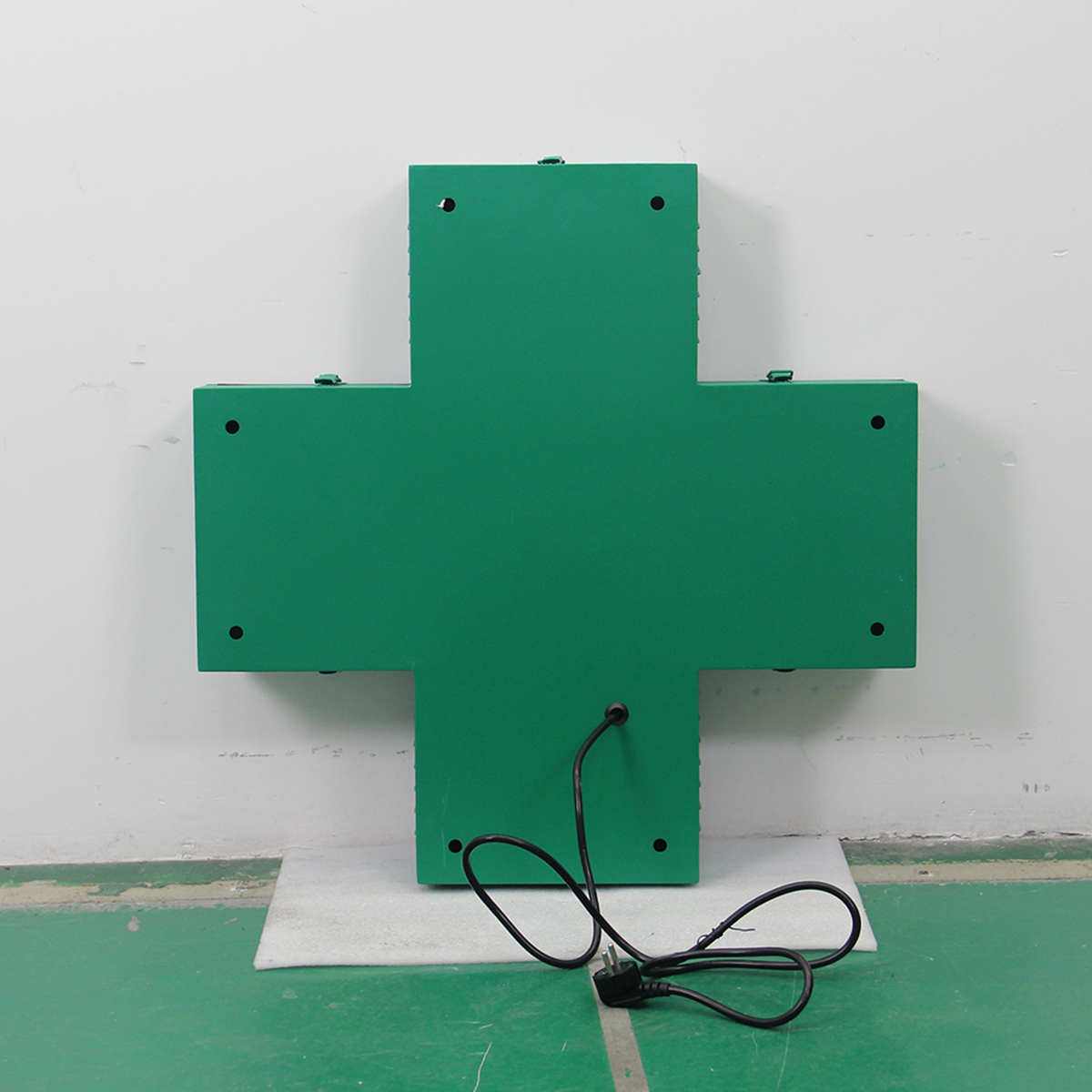 P6 Outdoor Single Sided Programmable Full Color Pharmacy Cross Led Display Panel Temperature Digital Signage Factory Price