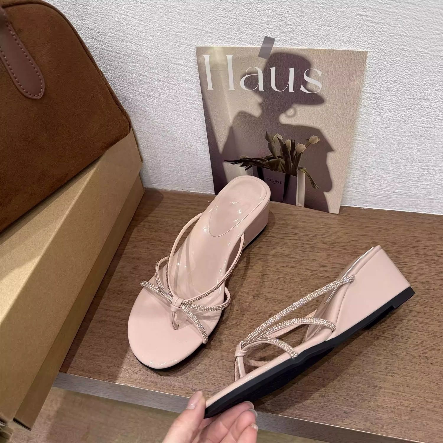 Light luxury French wedge heel slim strap toe slippers for women's outdoor wear summer new fairy style dress beach cool slippers