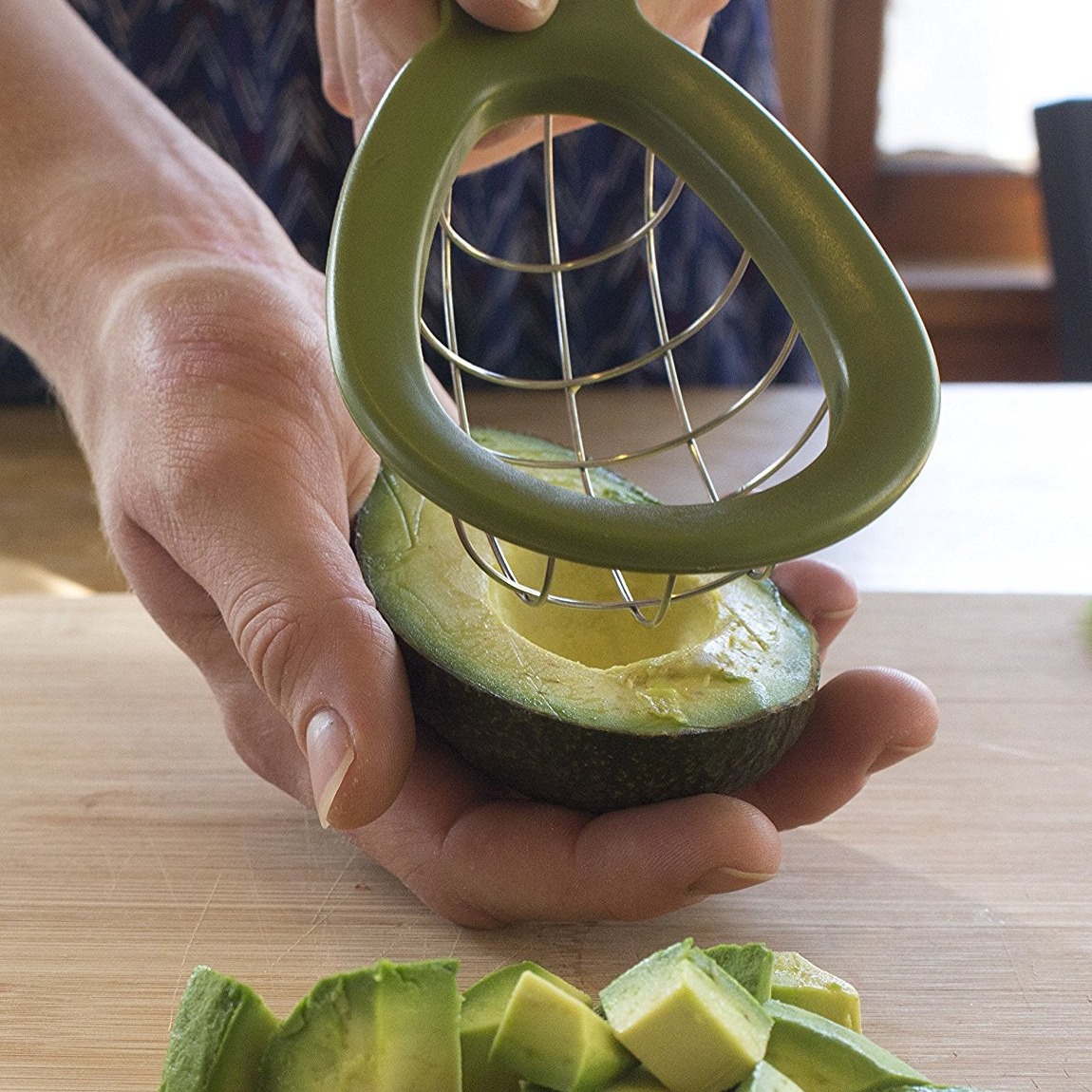 1PC Avocado slicer and corer Kiwi cutting Multi functional avocado knife Creative Avocado Slices kitchen gadgets