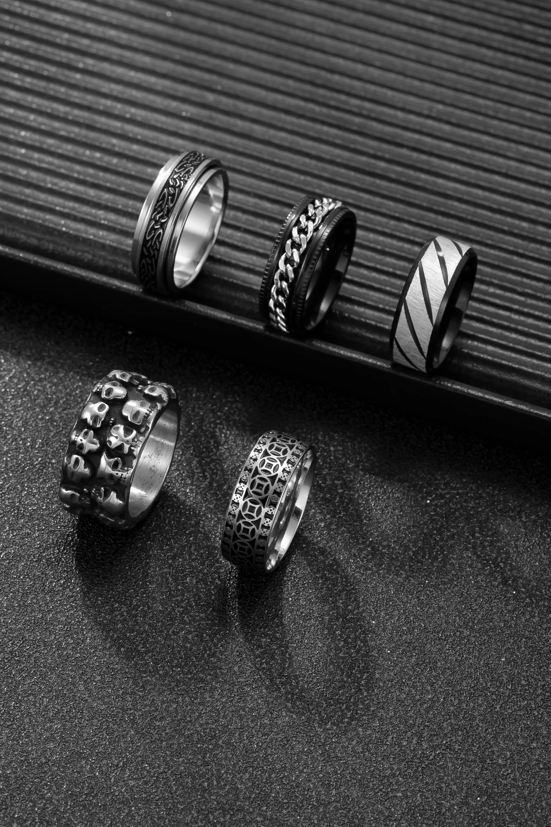 5 fashion men's silver oiled stainless steel ring skeleton shape, with different styles suitable for holiday Halloween.