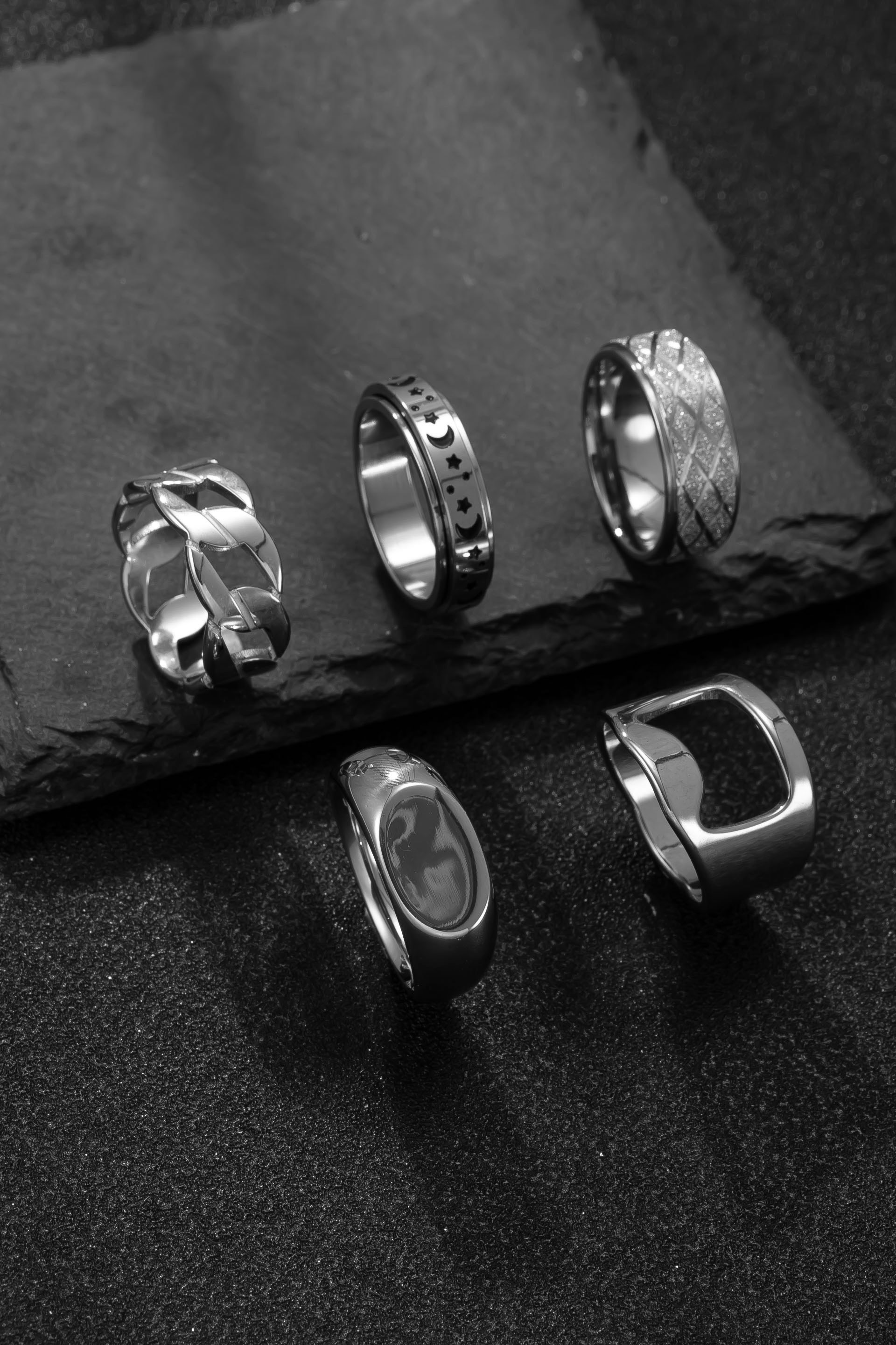 5 silver men's stainless steel rings with different shapes, gifts for family and friends.