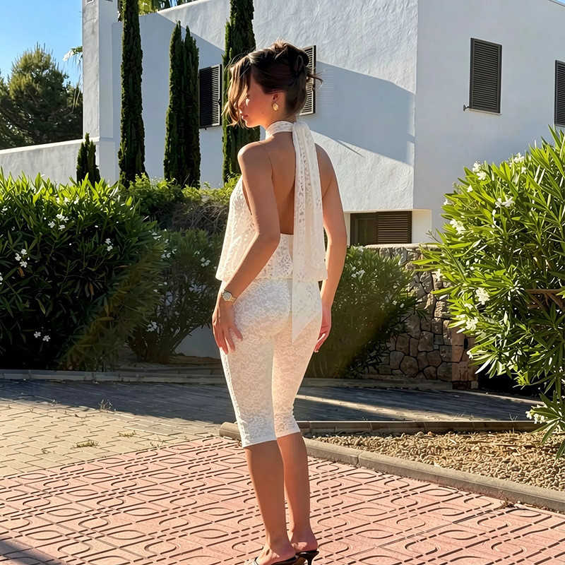 Free delivery of high-quality 2026 new summer women's clothing hot selling lace sleeveless top seven quarter pants set
