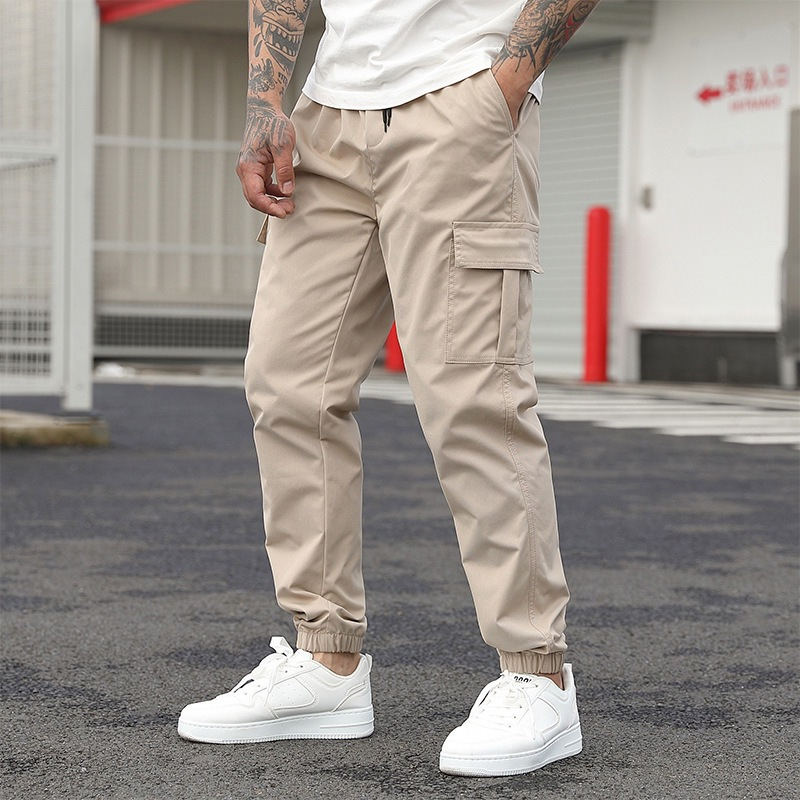 The new men's trousers are comfortable and breathable, and multi-pocket overalls are suitable for leisure and commuting.