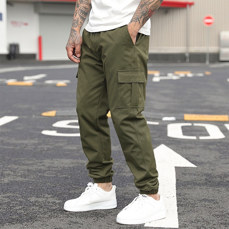 The new men's trousers are comfortable and breathable, and multi-pocket overalls are suitable for leisure and commuting.