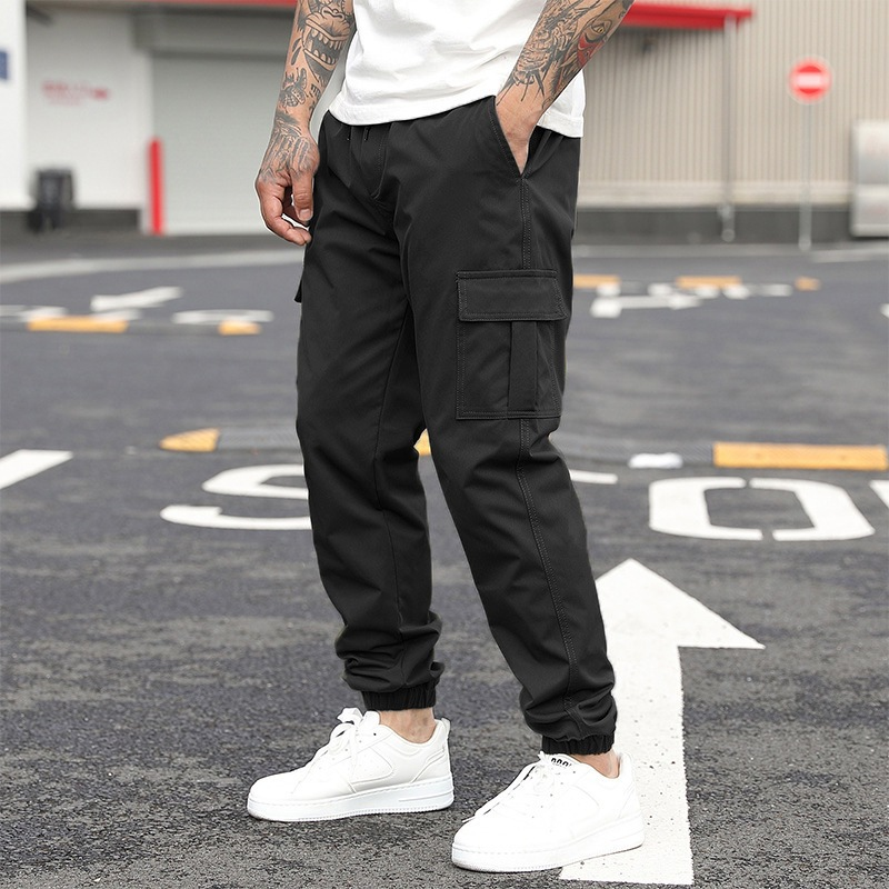 The new men's trousers are comfortable and breathable, and multi-pocket overalls are suitable for leisure and commuting.