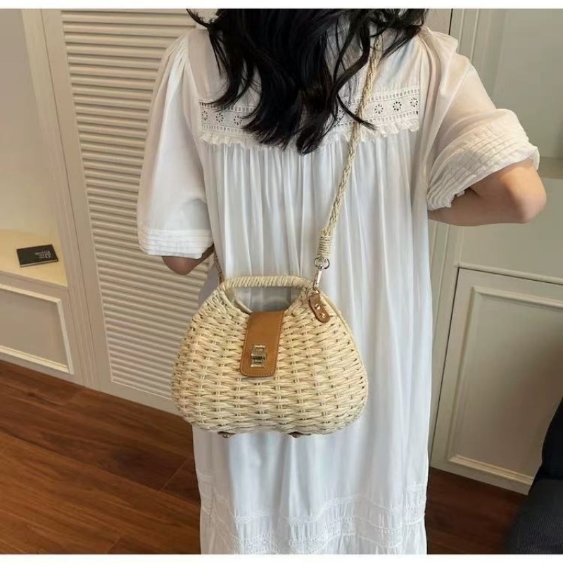 Elegant Straw Woven Shoulder Bag Solid Color Eco-Friendly Boho Crossbody Bag Metal Buckle All-match Wicker Rattan Handbag Travel