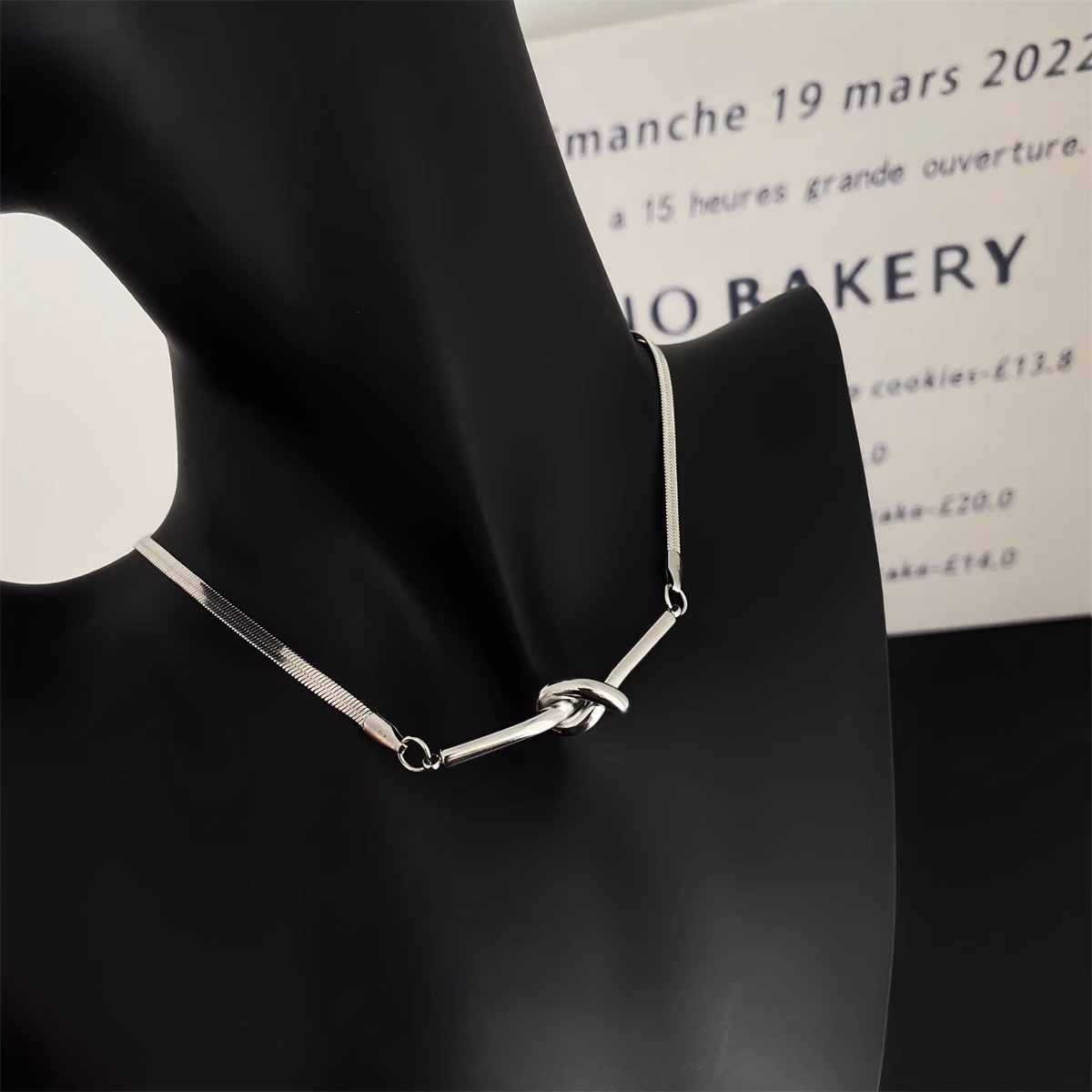 Hip hop cool style knotting fun snake bone chain short titanium steel men's necklace collarbone chain sweater chain