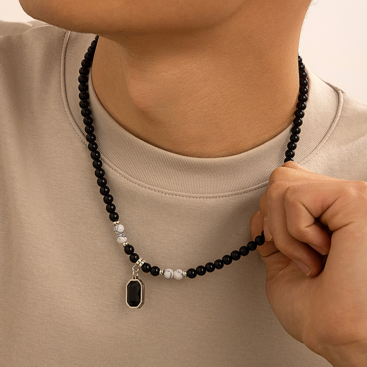 Tiger eye stone bead necklace for men  niche high-end pendant  collarbone chain  neck chain  yellow tiger eye stone necklace