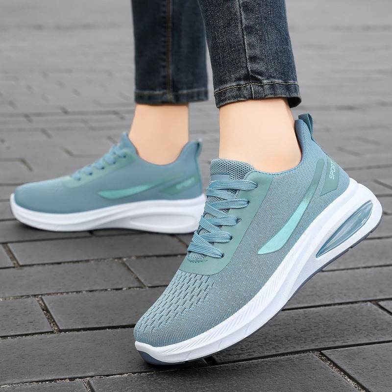 Lightweight plus size sports shoes casual fly woven breathable travel shoes soft soled air cushioned shoes