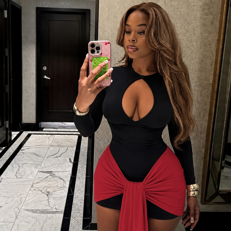Fashion women's color blocked black red envelope hip skirt round neck long sleeved hollow pleated new dress