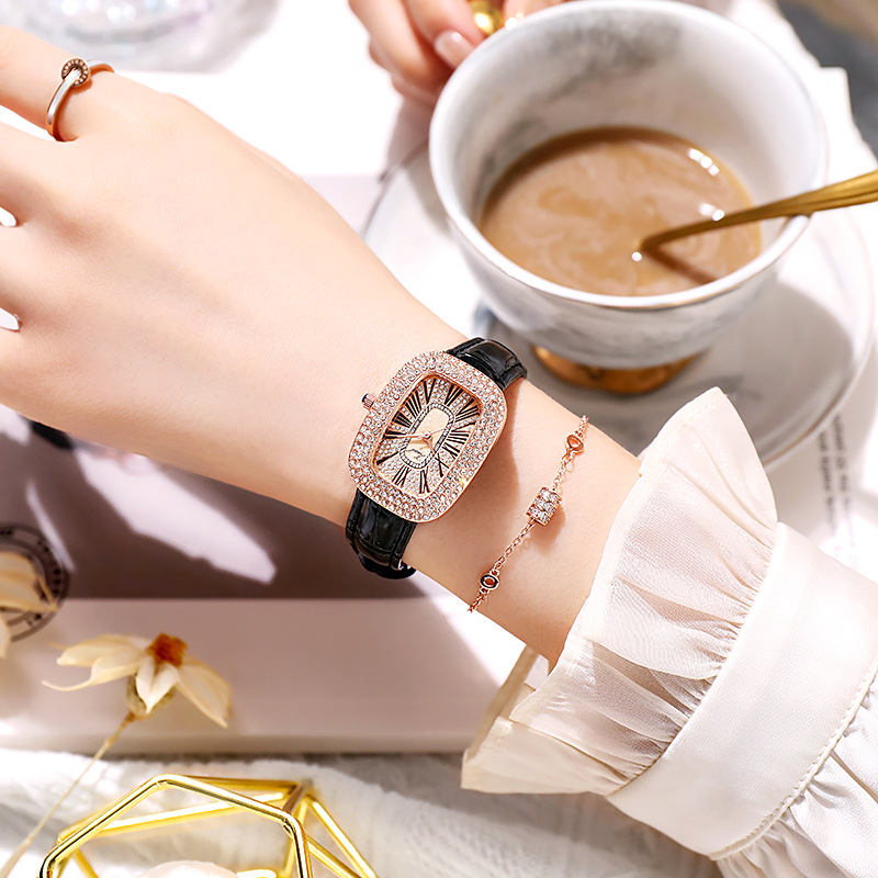 Trendy and fashionable women's leather strap watch with diamond inlay, water diamond wine barrel, women's quartz watch