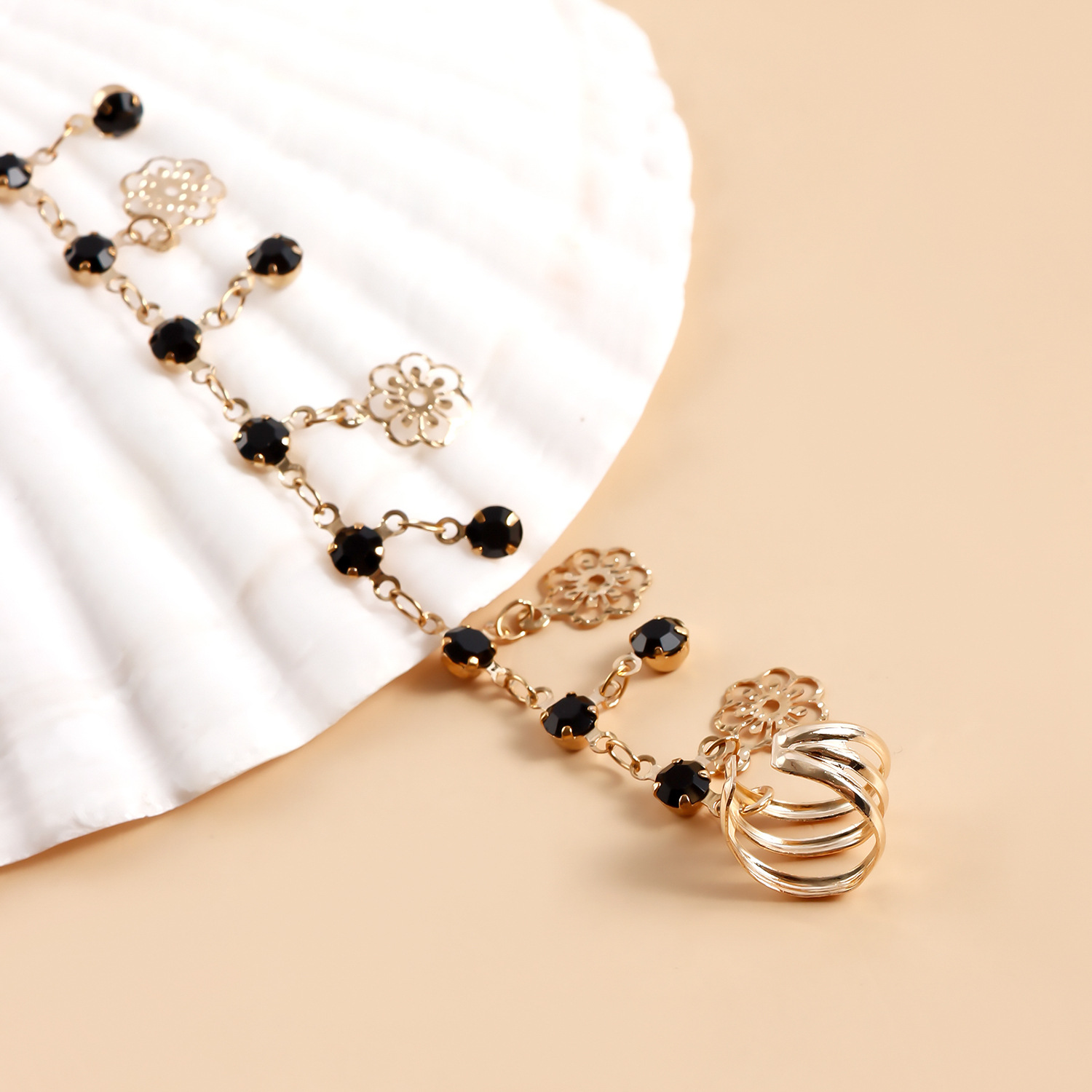 Modern Ethnic Black Imitation Crystal Tassel Nose Earring – All-in-One Seamless Fit, Bold Yet Delicate Statemen