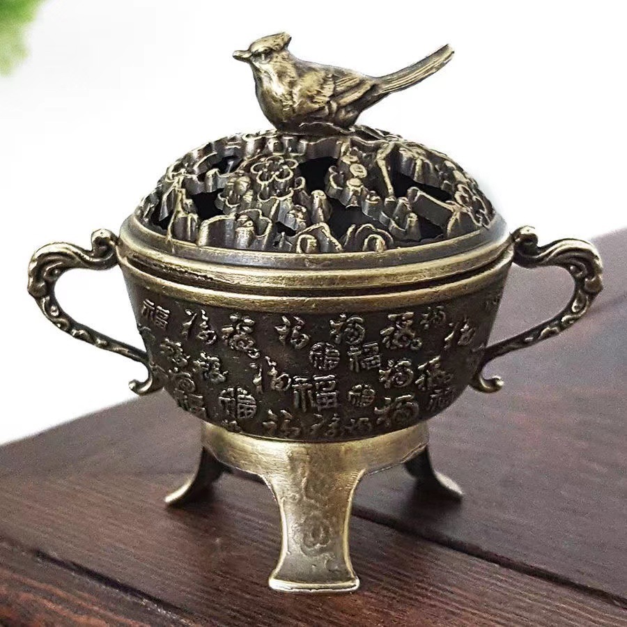 Elegant Three-Legged Tripod Incense Burner – Artisanal Alloy Aromatherapy Diffuser with Blessing Motif