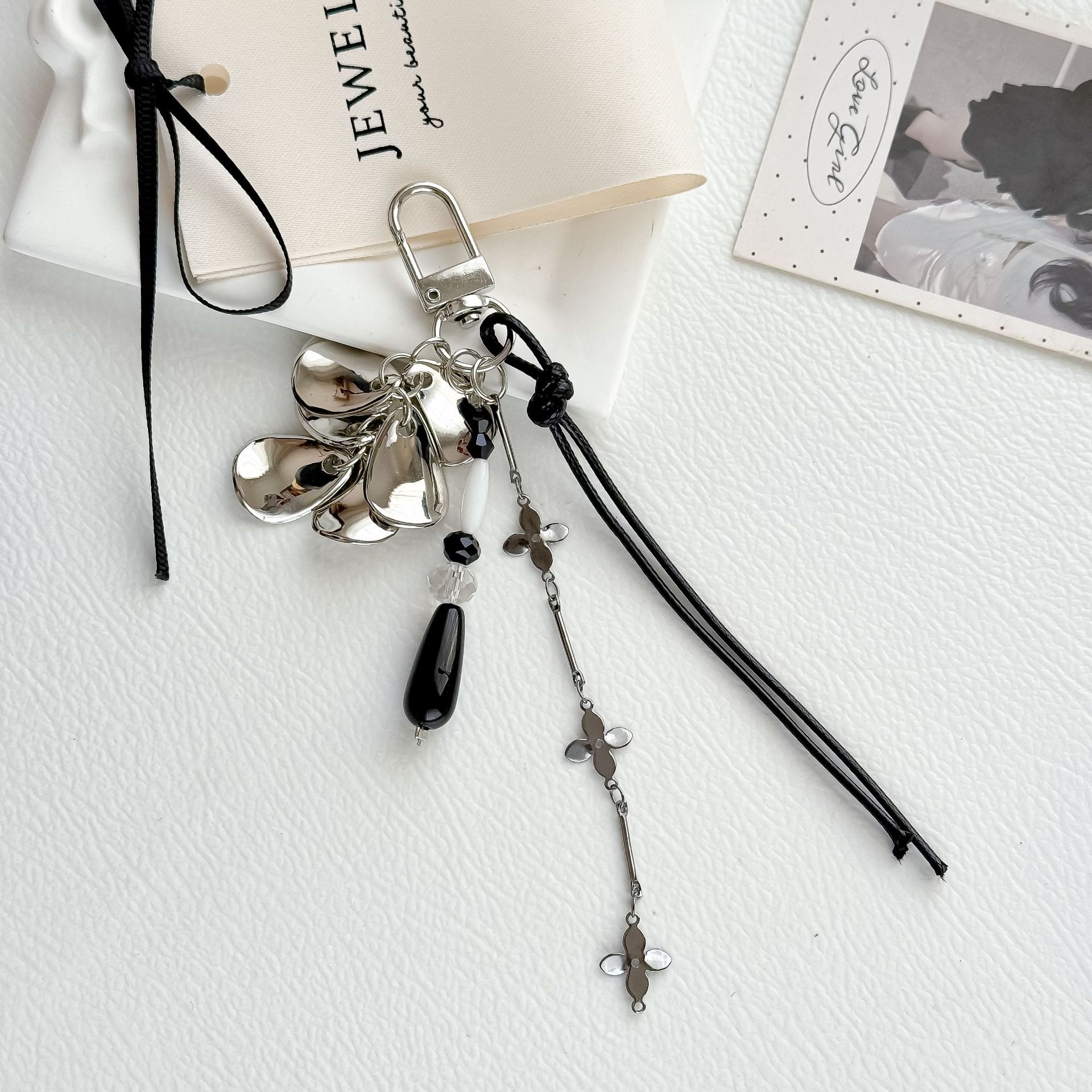 Neo-Gothic Millennial Strap – Trend-Forward Anti-Loss Loop with Moody Elegance for Phones, Keys & Bag