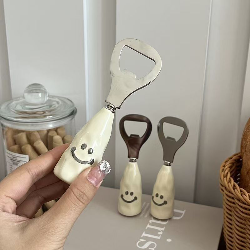 2pcs Stand-Up Smiley Face Beer Opener – Ceramic-Look Plastic Handle + Stainless Steel Blade