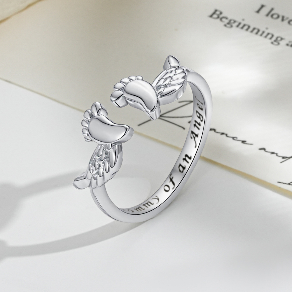 Sweet & Sophisticated Mom Ring – Engraved Baby Footprint, Warm Gold Finish, Timeless Minimalist Style