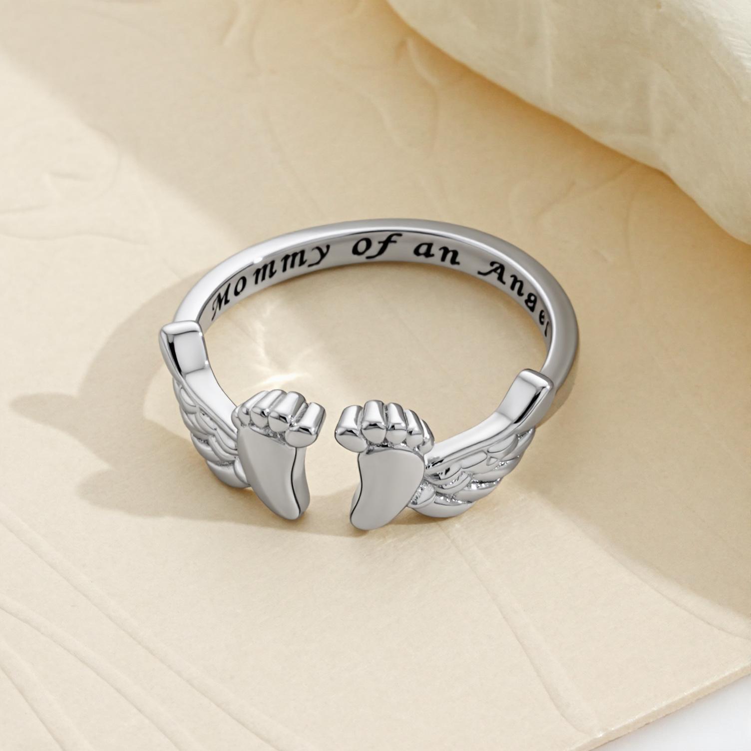 Sweet & Sophisticated Mom Ring – Engraved Baby Footprint, Warm Gold Finish, Timeless Minimalist Style