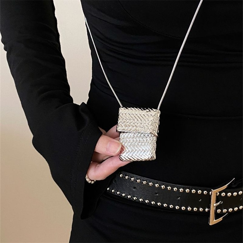 Elegant Openable Woven Bag Pendant Necklace – Stylish Long Sweater Chain for Women