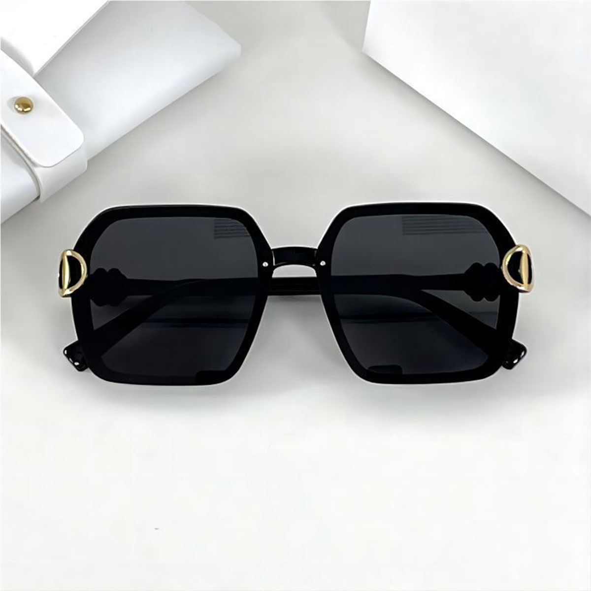 New Simple Clover Sunscreen Sunglasses Retro Fashion Women's Sunglasses Heart Shaped Glasses