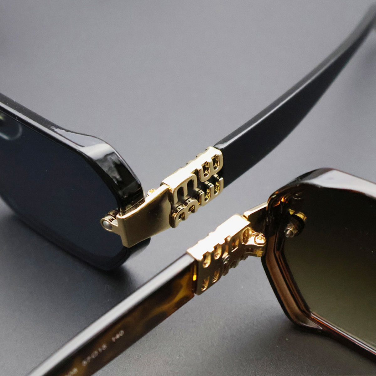 Letter Square Retro Sunglasses Gradient Color Fashionable Unisex Aviator Sunglasses