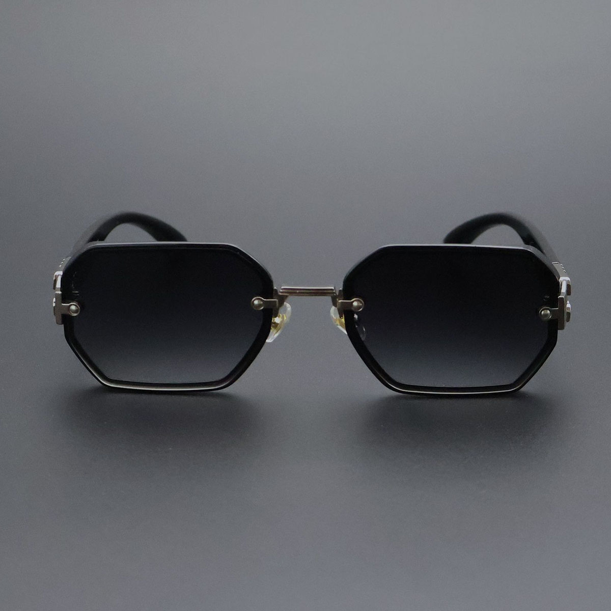 Letter Square Retro Sunglasses Gradient Color Fashionable Unisex Aviator Sunglasses