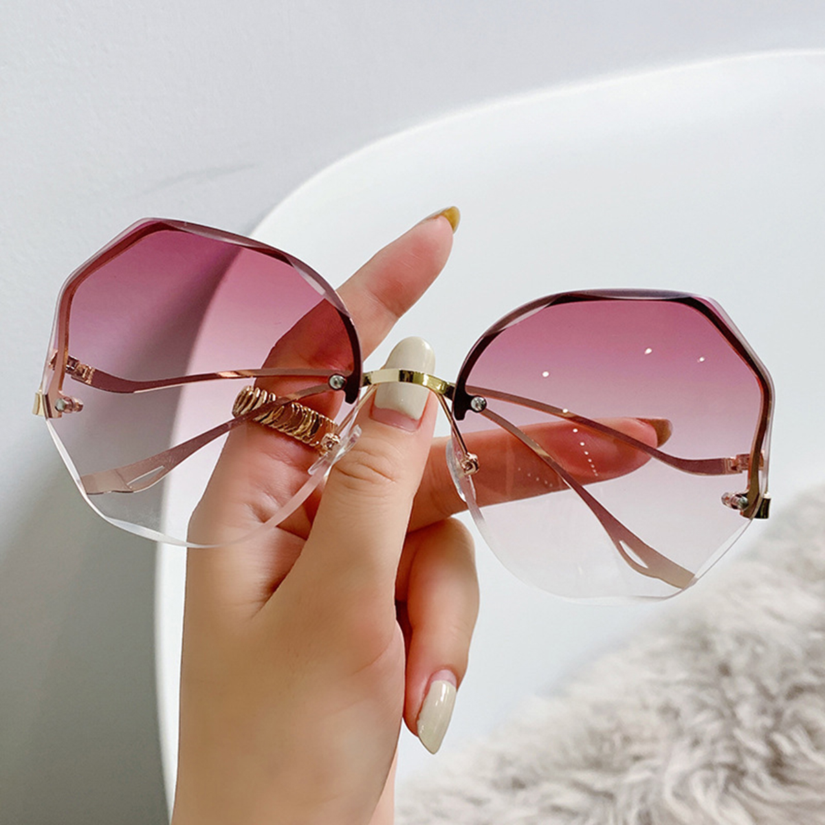 New Metal Polygon Sunglasses for Women - Slimming Large Face, Ocean Film Frameless Cut-Edge Aviator Glasses