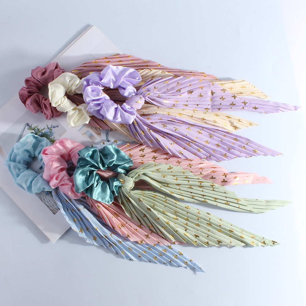 Unique Handmade Crinkled Intestine-Look Headband – Bold Retro Ribbon Accent, Lightweight & Stretchy Ponytail Accessor