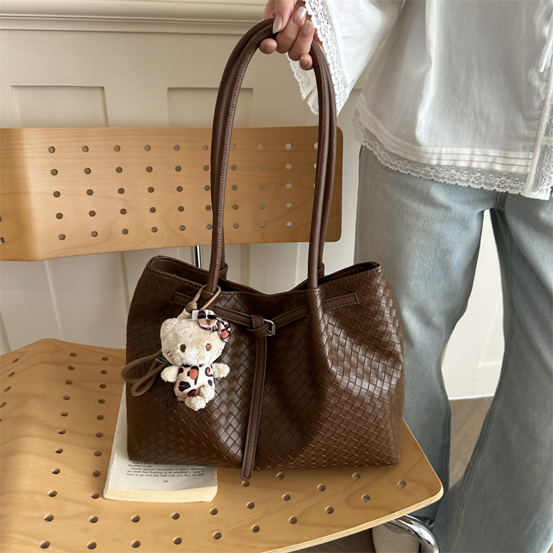 Summer Large Capacity Woven Handbag Women's Commuter Shoulder Bag Simple Tote Bag for Work Daily Match PU Material Crossbody