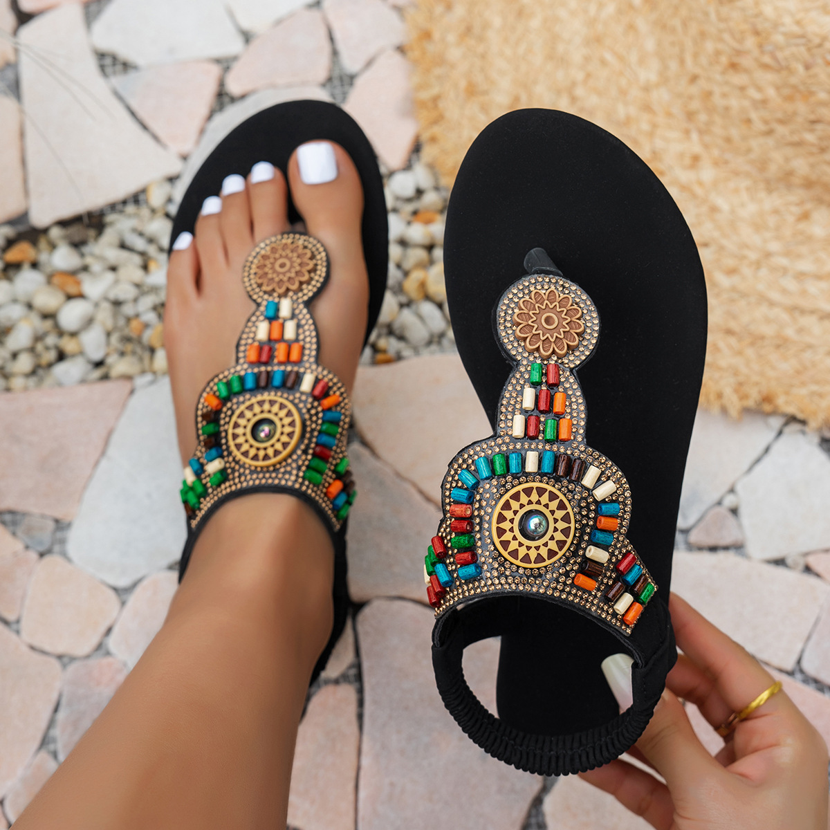 Free delivery of high-quality 2026 new summer women's shoes hot selling round toe clip toe flat beach vacation style sandals